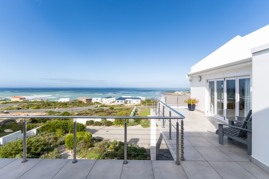 4 Bedroom Property for Sale in Oceanview Heights Western Cape
